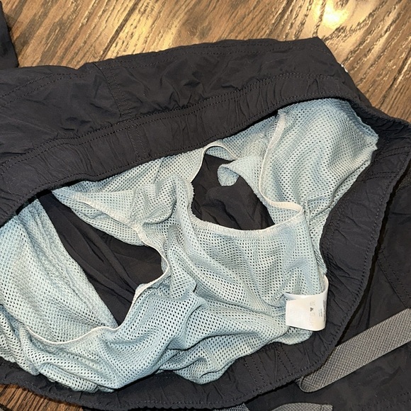 Columbia men’s black shorts size xxlarge - Picture 3 of 5